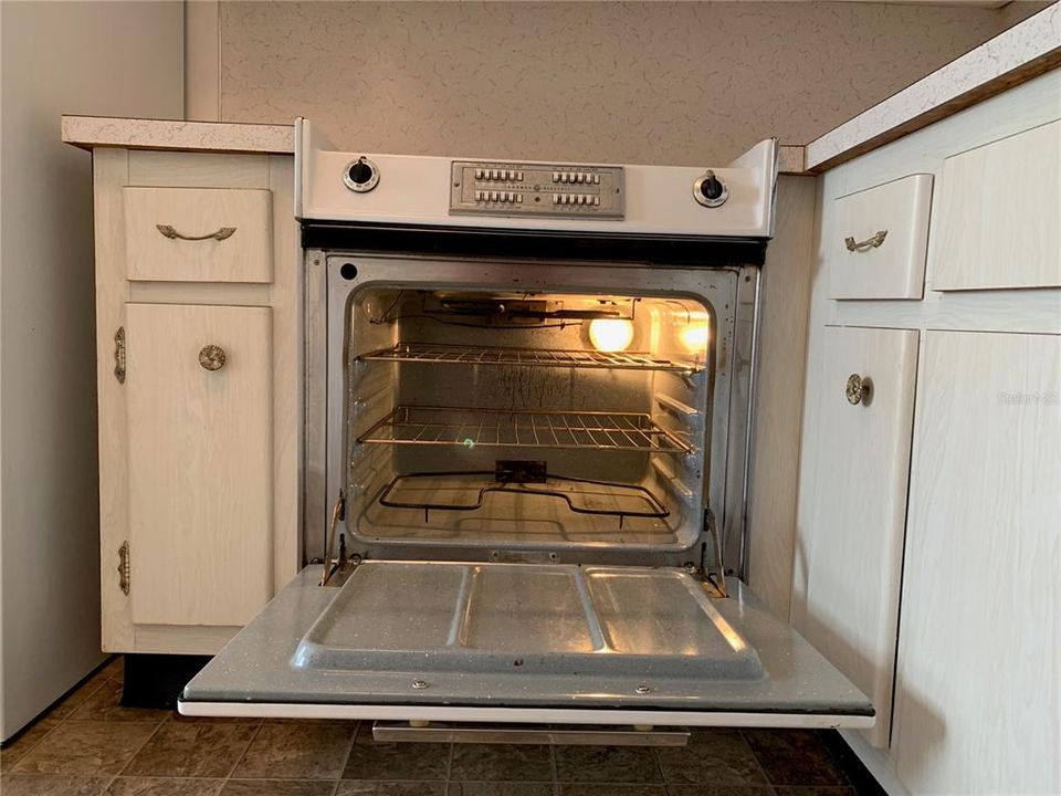 На продажу: $82,500 (2 спален, 1 ванн, 874 Квадратных фут)