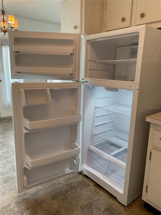На продажу: $82,500 (2 спален, 1 ванн, 874 Квадратных фут)