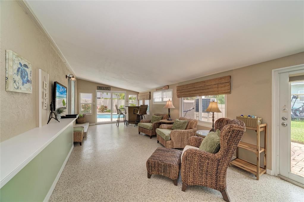 En Venta: $849,000 (3 camas, 2 baños, 1702 Pies cuadrados)