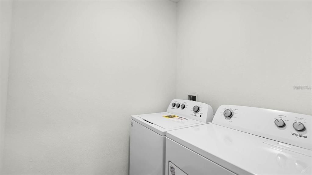 For Rent: $1,900 (3 beds, 2 baths, 1593 Square Feet)