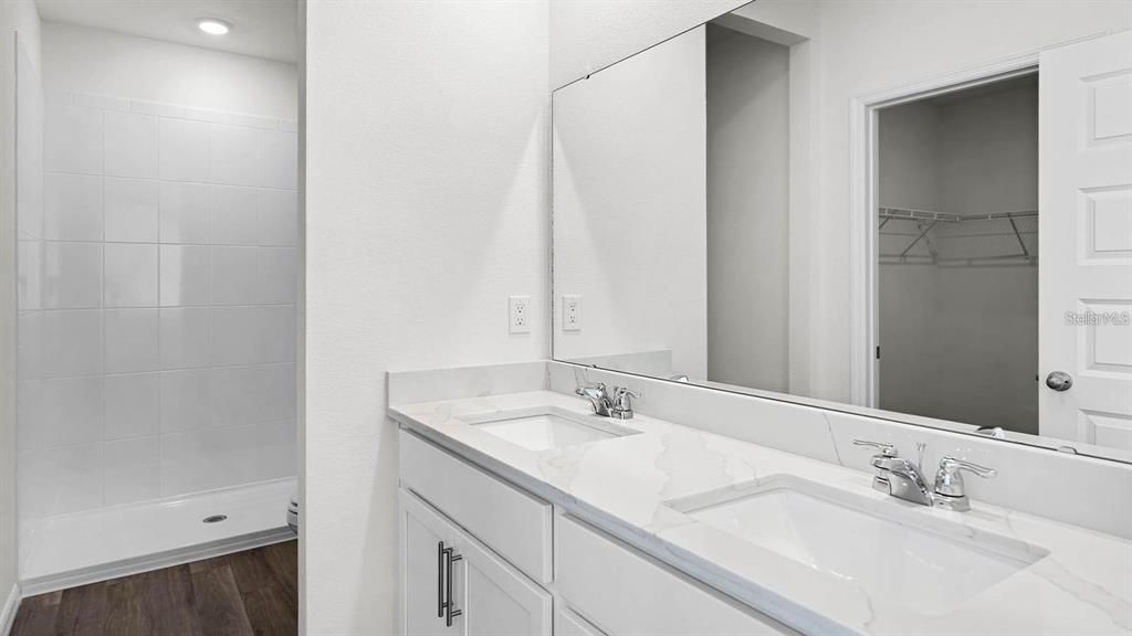 For Rent: $1,900 (3 beds, 2 baths, 1593 Square Feet)