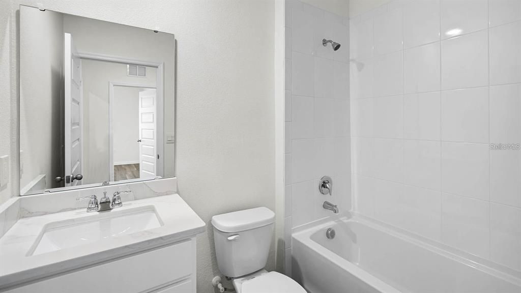 For Rent: $1,900 (3 beds, 2 baths, 1593 Square Feet)