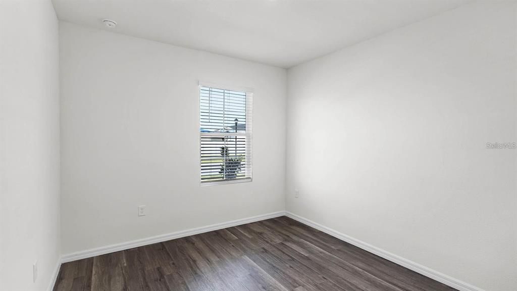 For Rent: $1,900 (3 beds, 2 baths, 1593 Square Feet)