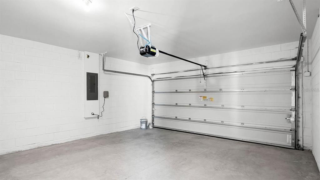 For Rent: $1,900 (3 beds, 2 baths, 1593 Square Feet)