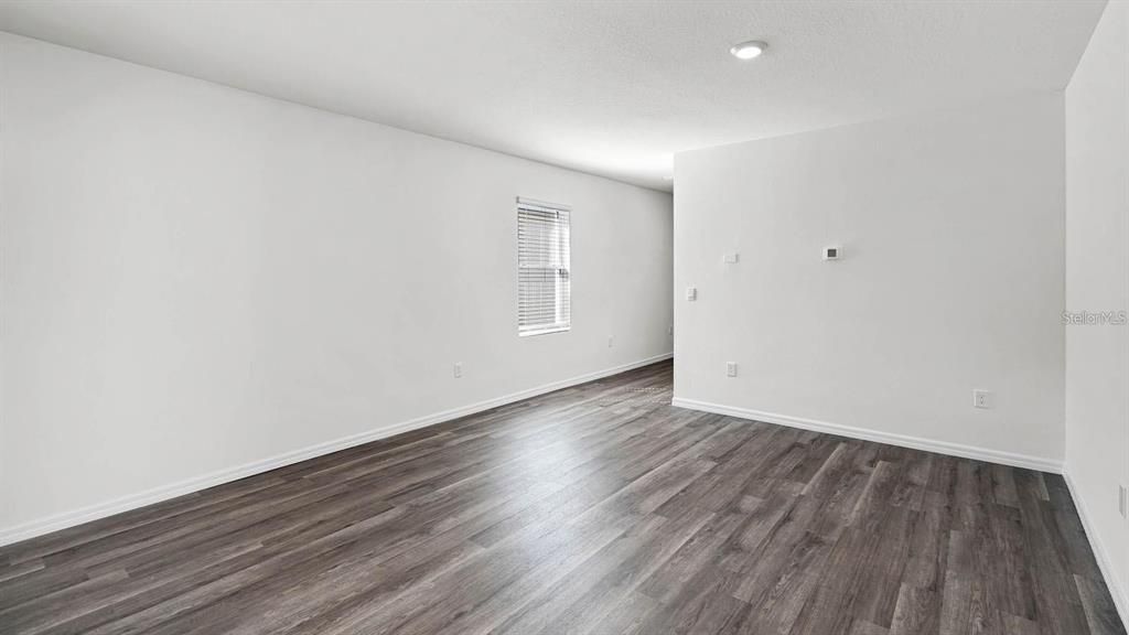 For Rent: $1,900 (3 beds, 2 baths, 1593 Square Feet)