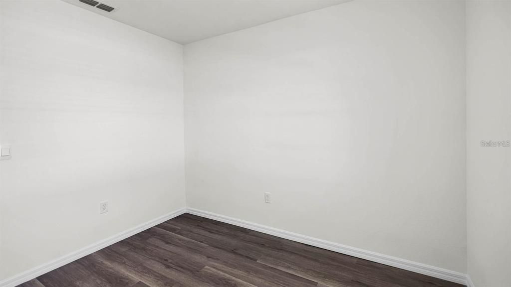 For Rent: $1,900 (3 beds, 2 baths, 1593 Square Feet)