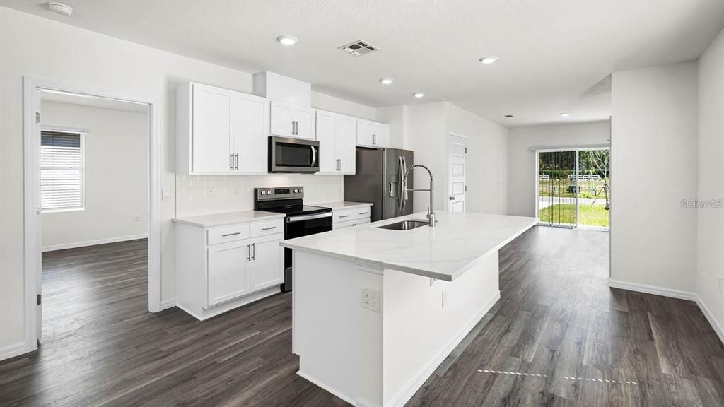 For Rent: $1,900 (3 beds, 2 baths, 1593 Square Feet)