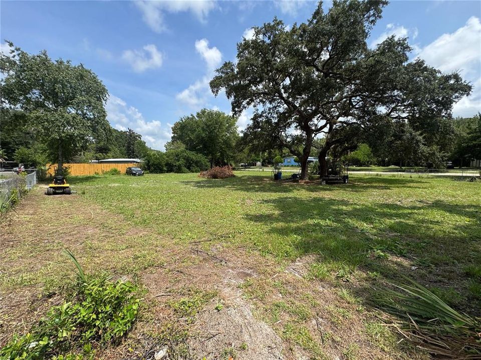 На продажу: $34,900 (0.41 acres)