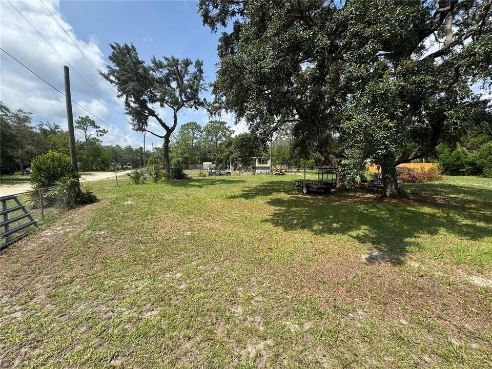 На продажу: $34,900 (0.41 acres)