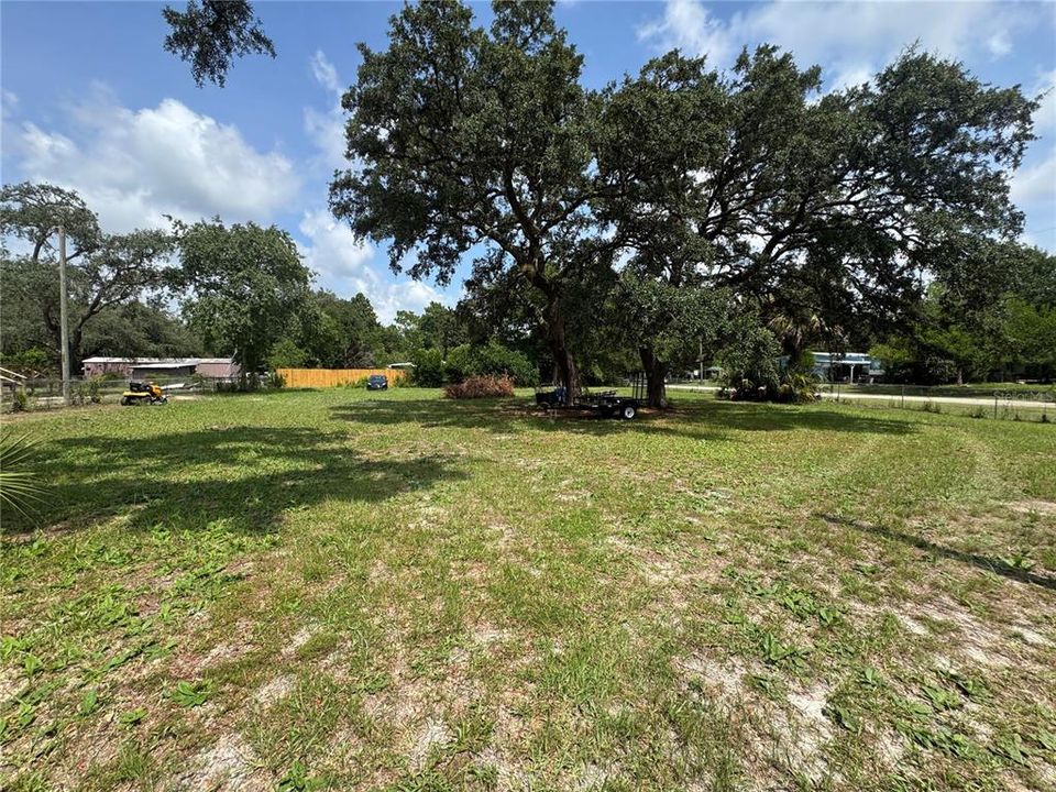 На продажу: $34,900 (0.41 acres)