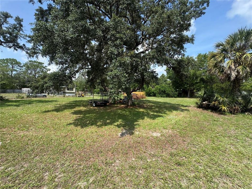 На продажу: $34,900 (0.41 acres)