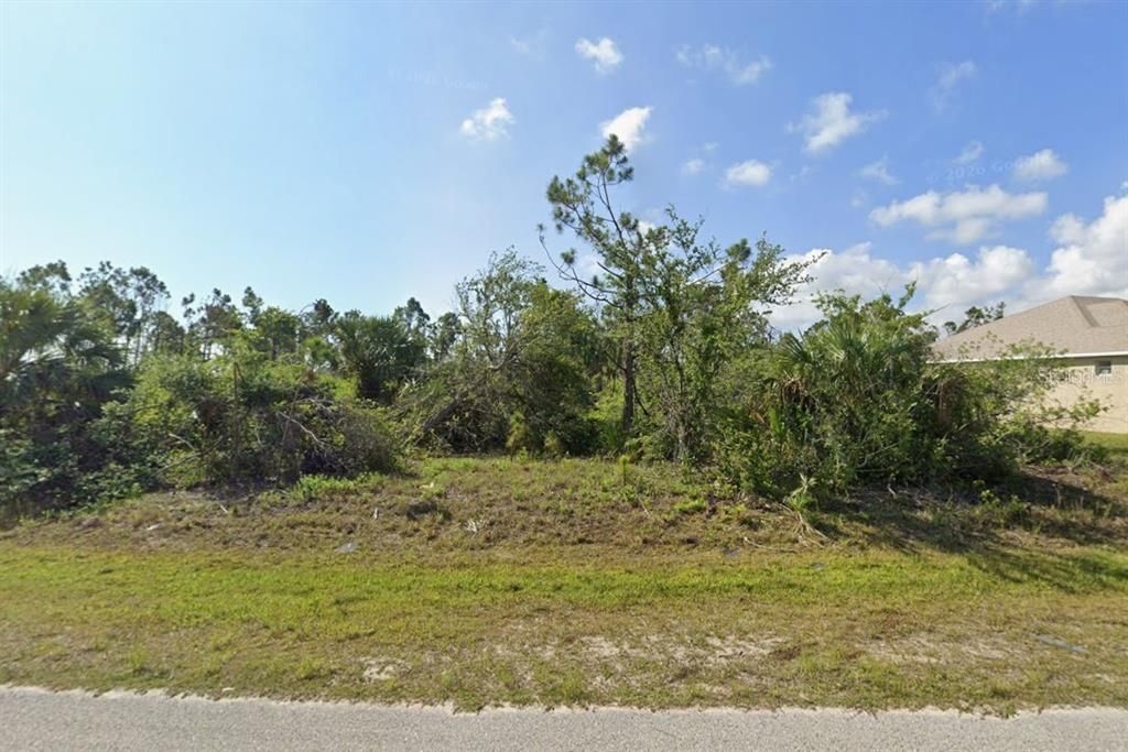 На продажу: $18,000 (0.23 acres)