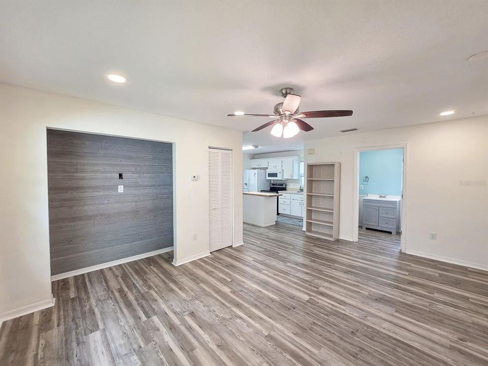 For Rent: $1,700 (1 beds, 1 baths, 720 Square Feet)