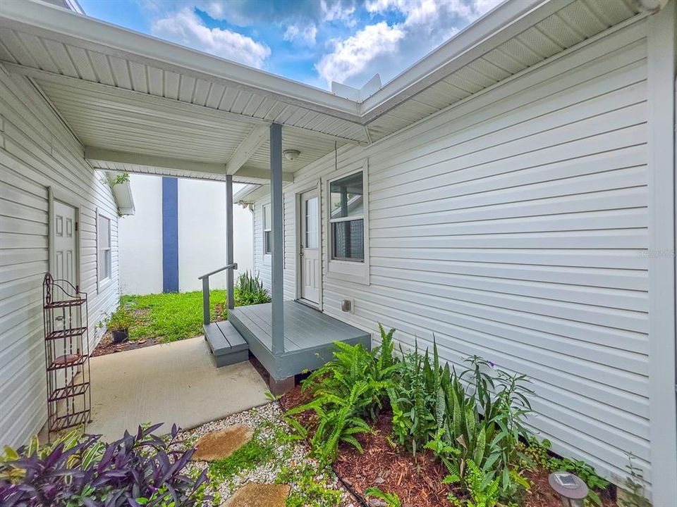 For Rent: $1,700 (1 beds, 1 baths, 720 Square Feet)