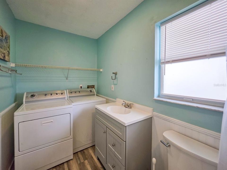 For Rent: $1,700 (1 beds, 1 baths, 720 Square Feet)
