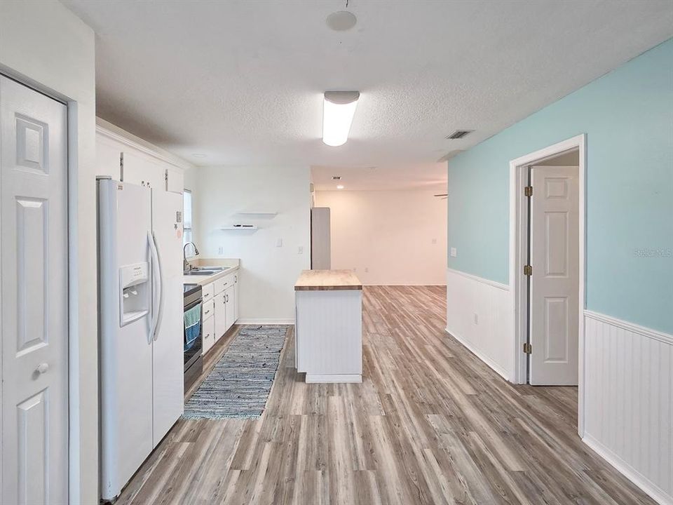 For Rent: $1,700 (1 beds, 1 baths, 720 Square Feet)