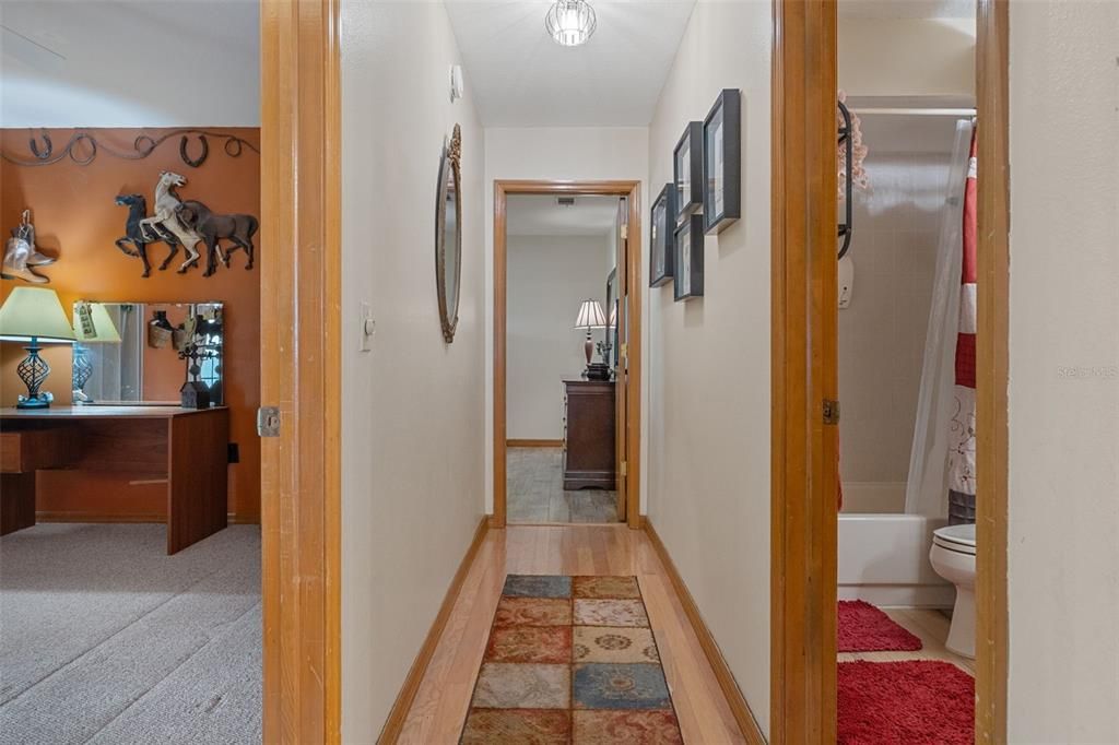 Activo con contrato: $354,900 (3 camas, 2 baños, 1701 Pies cuadrados)