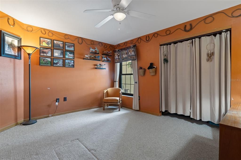 Activo con contrato: $354,900 (3 camas, 2 baños, 1701 Pies cuadrados)