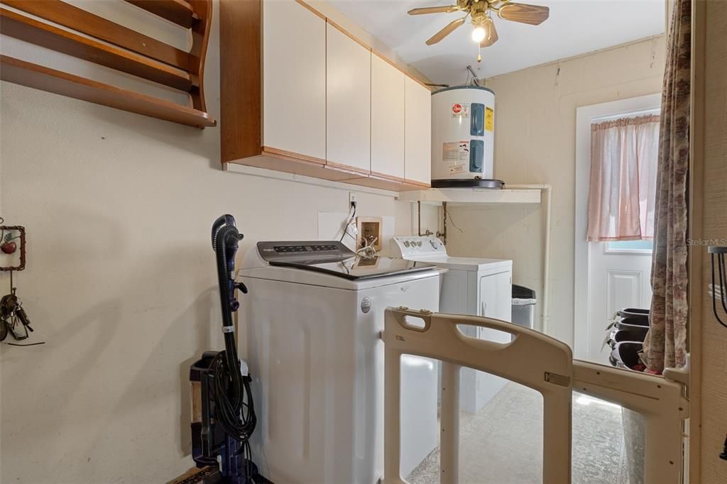 Activo con contrato: $354,900 (3 camas, 2 baños, 1701 Pies cuadrados)