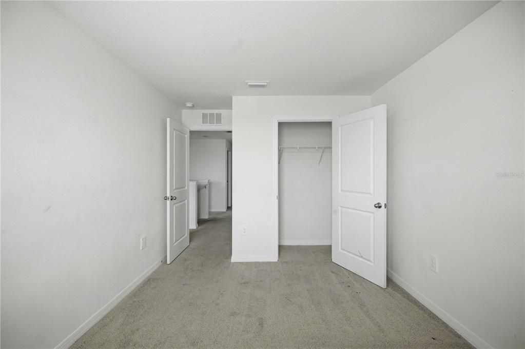 На продажу: $295,000 (4 спален, 2 ванн, 2325 Квадратных фут)