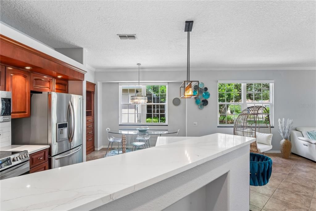 For Sale: $349,000 (2 beds, 2 baths, 1720 Square Feet)