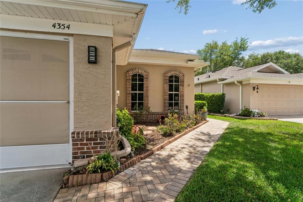For Sale: $349,000 (2 beds, 2 baths, 1720 Square Feet)
