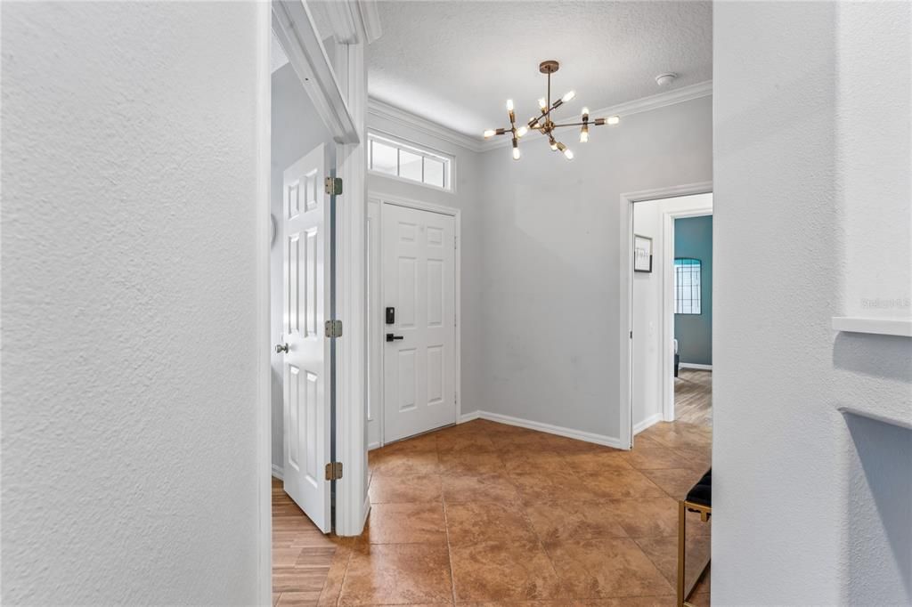 For Sale: $349,000 (2 beds, 2 baths, 1720 Square Feet)