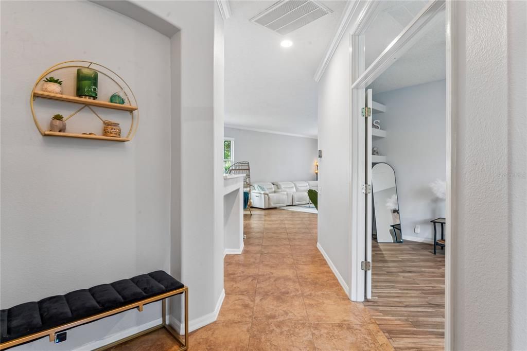 For Sale: $349,000 (2 beds, 2 baths, 1720 Square Feet)