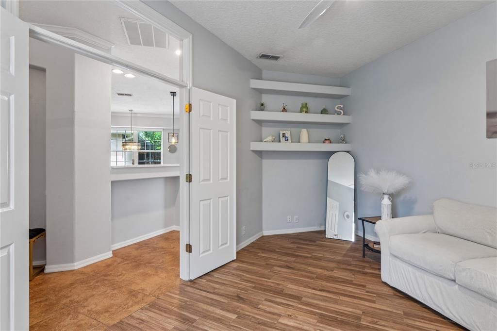 For Sale: $349,000 (2 beds, 2 baths, 1720 Square Feet)