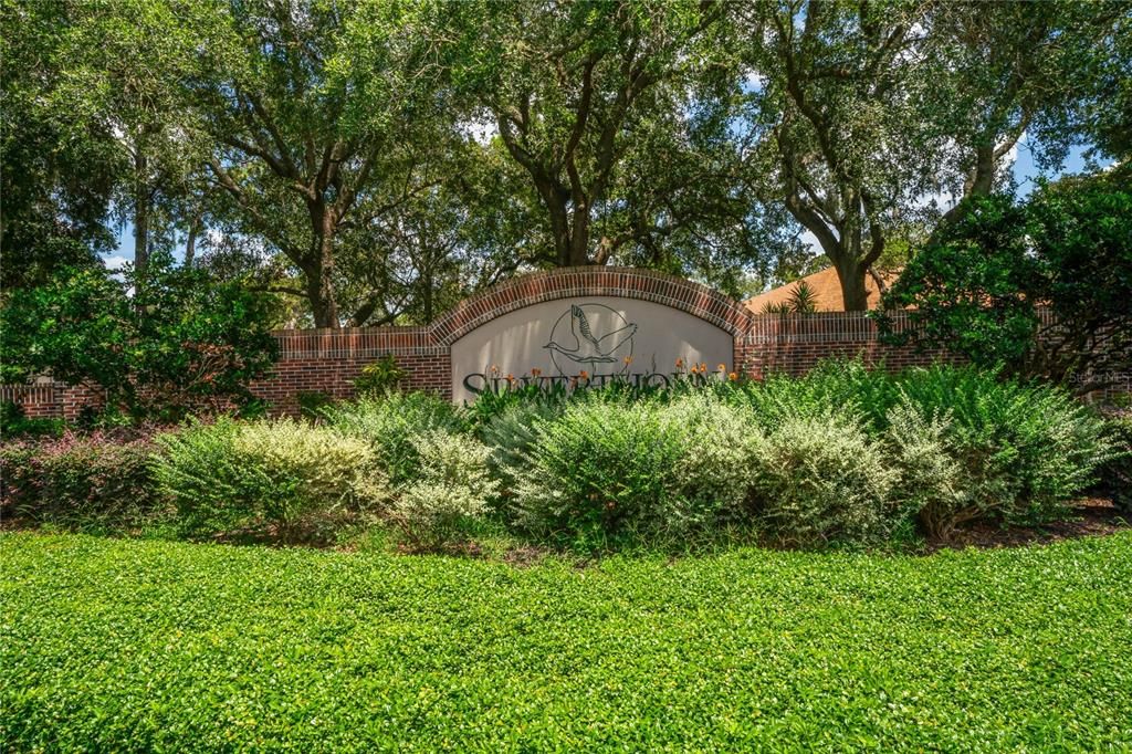 For Sale: $349,000 (2 beds, 2 baths, 1720 Square Feet)