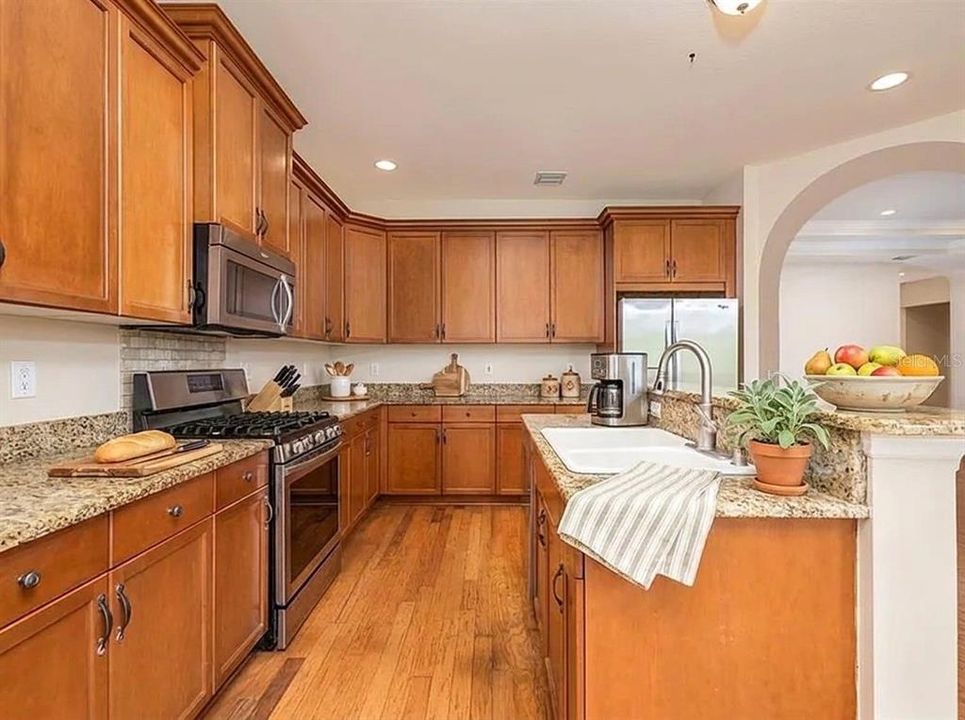 For Sale: $525,000 (4 beds, 3 baths, 2742 Square Feet)