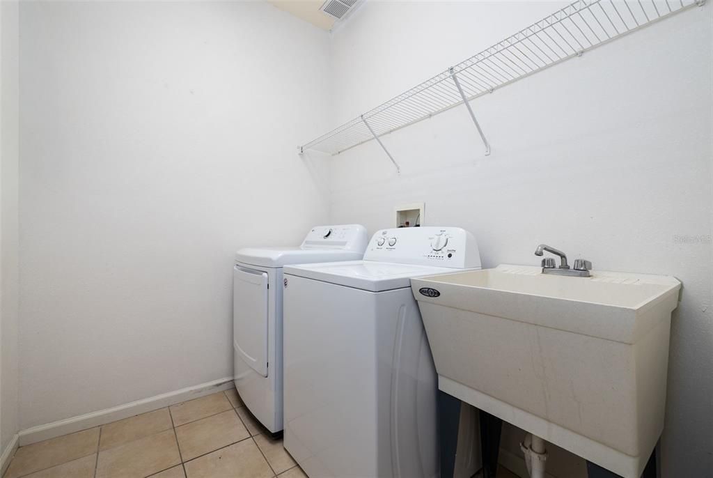 For Sale: $525,000 (4 beds, 3 baths, 2742 Square Feet)