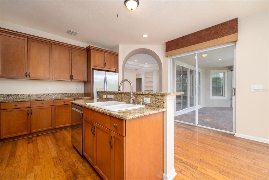 For Sale: $525,000 (4 beds, 3 baths, 2742 Square Feet)