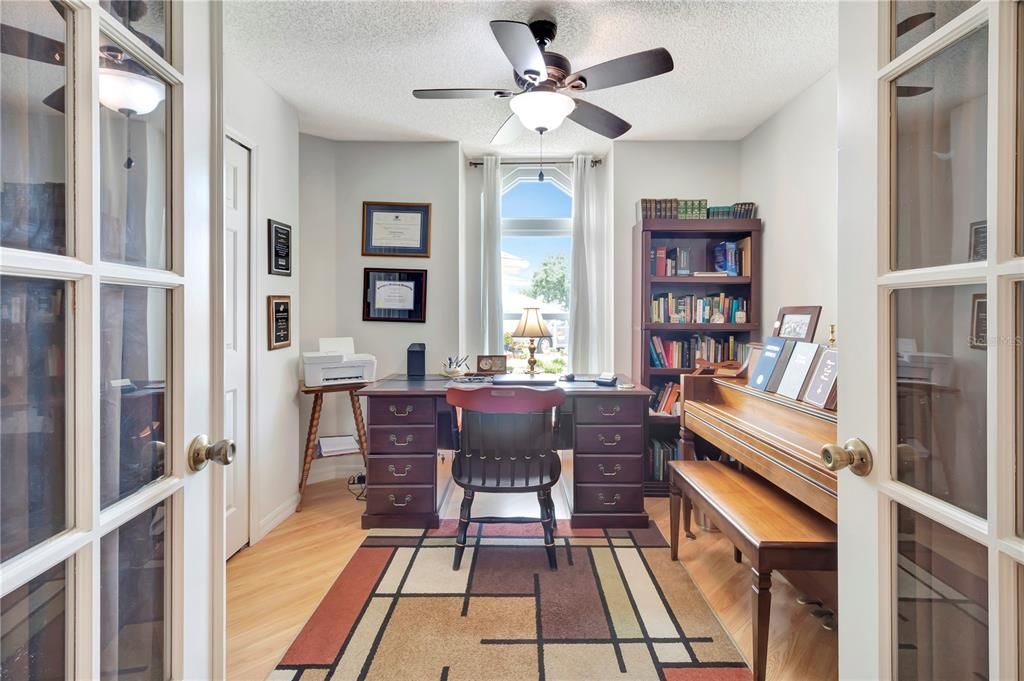 For Sale: $225,000 (3 beds, 2 baths, 1349 Square Feet)