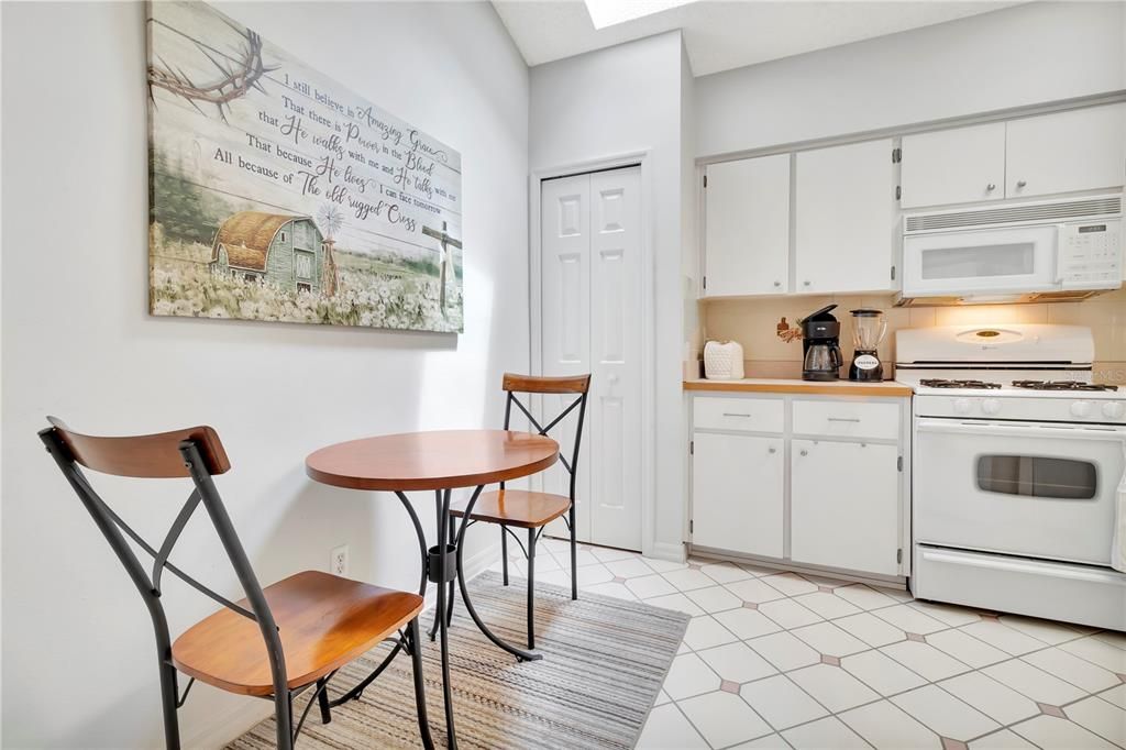 For Sale: $225,000 (3 beds, 2 baths, 1349 Square Feet)