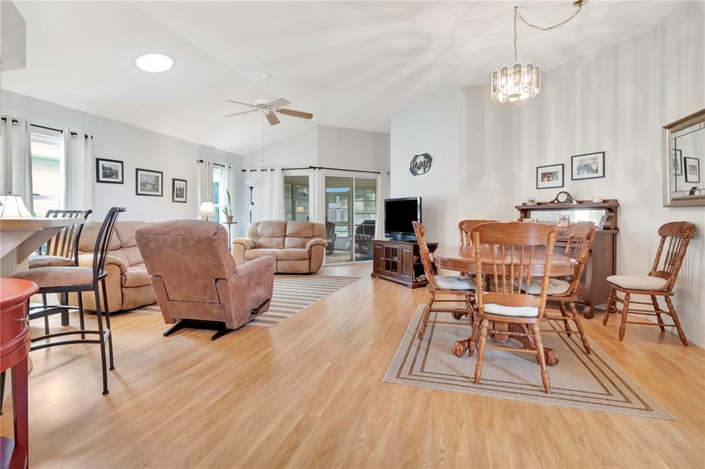 For Sale: $225,000 (3 beds, 2 baths, 1349 Square Feet)