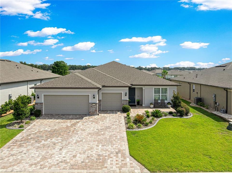 For Sale: $715,880 (3 beds, 2 baths, 2261 Square Feet)