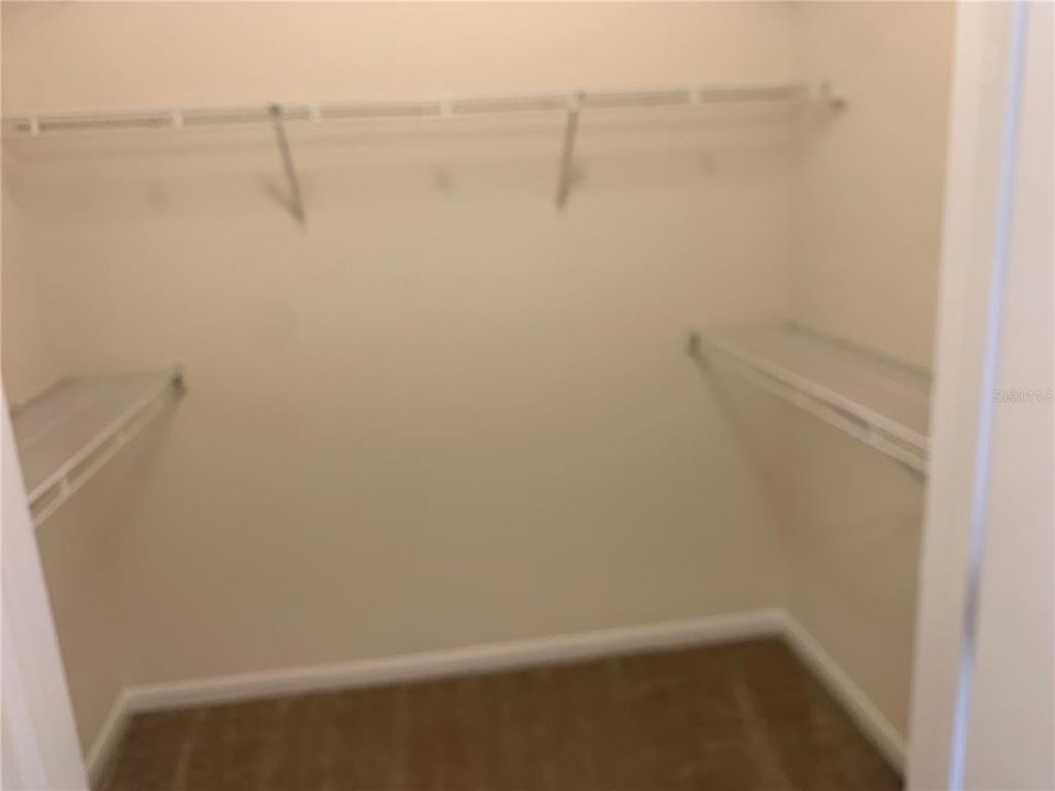 For Rent: $1,850 (1 beds, 1 baths, 830 Square Feet)