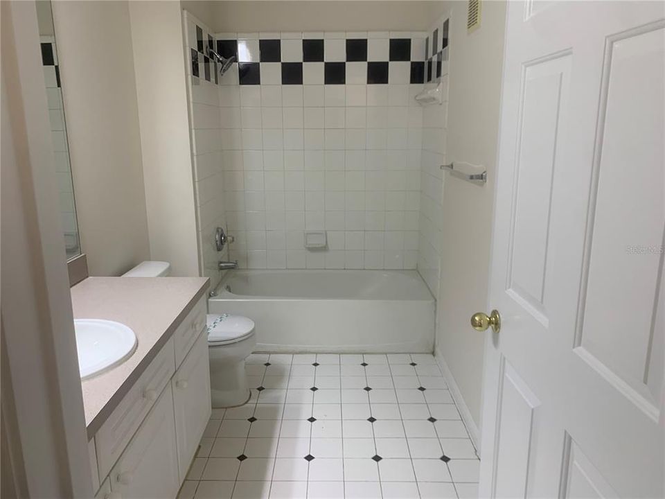 For Rent: $1,850 (1 beds, 1 baths, 830 Square Feet)