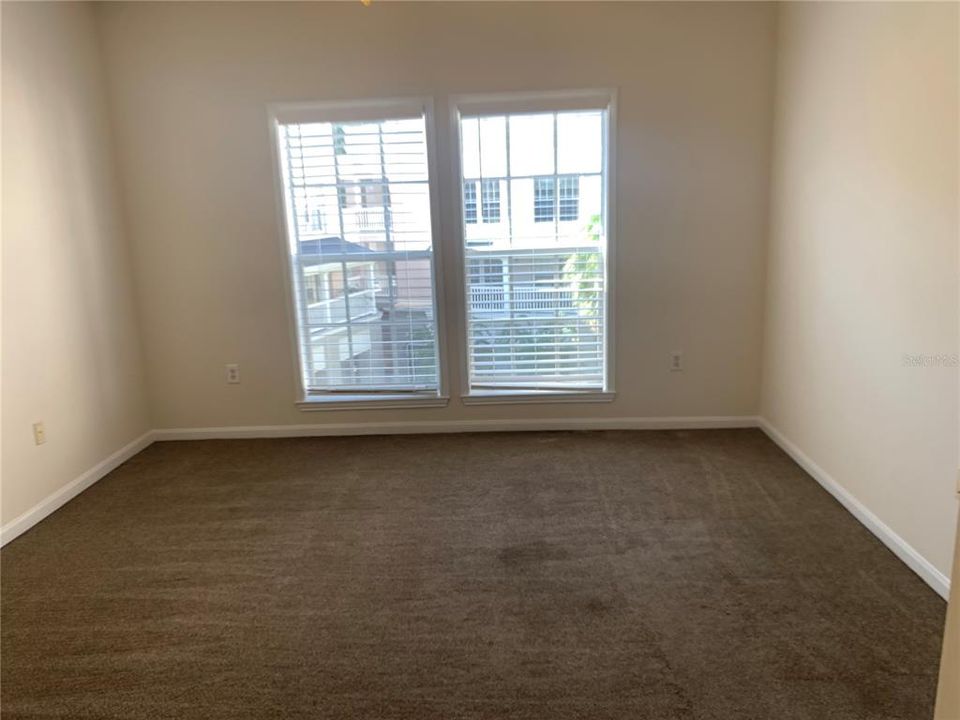 For Rent: $1,850 (1 beds, 1 baths, 830 Square Feet)
