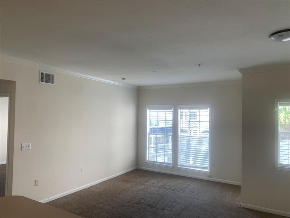 For Rent: $1,850 (1 beds, 1 baths, 830 Square Feet)
