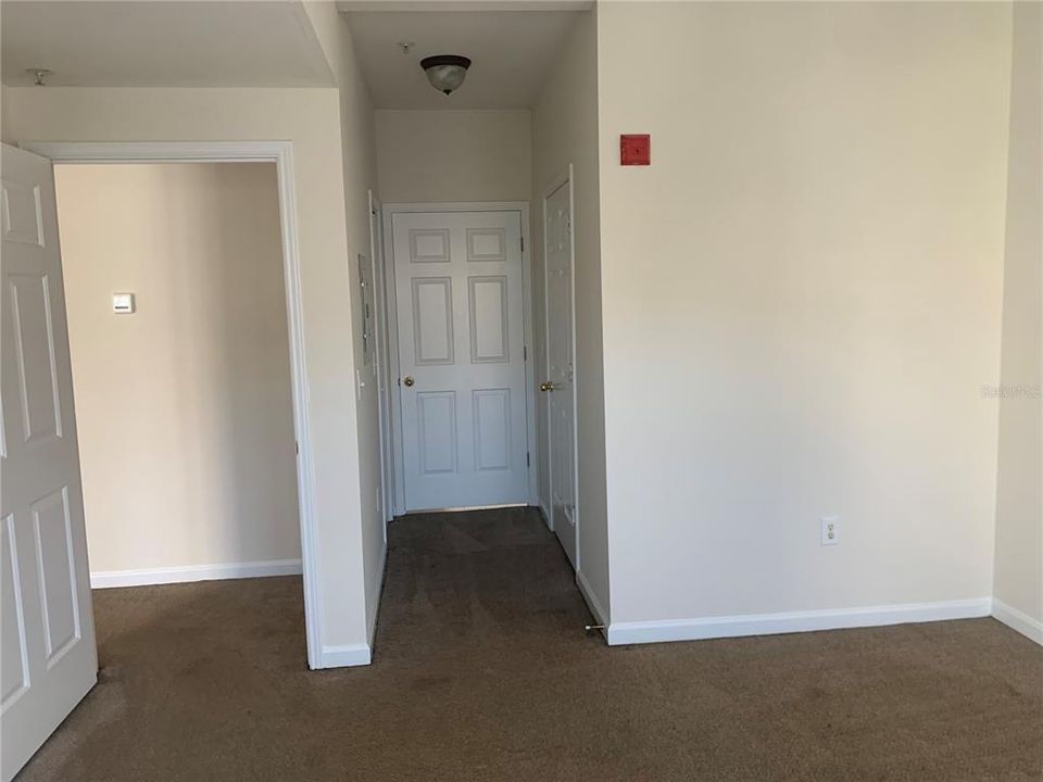 For Rent: $1,850 (1 beds, 1 baths, 830 Square Feet)