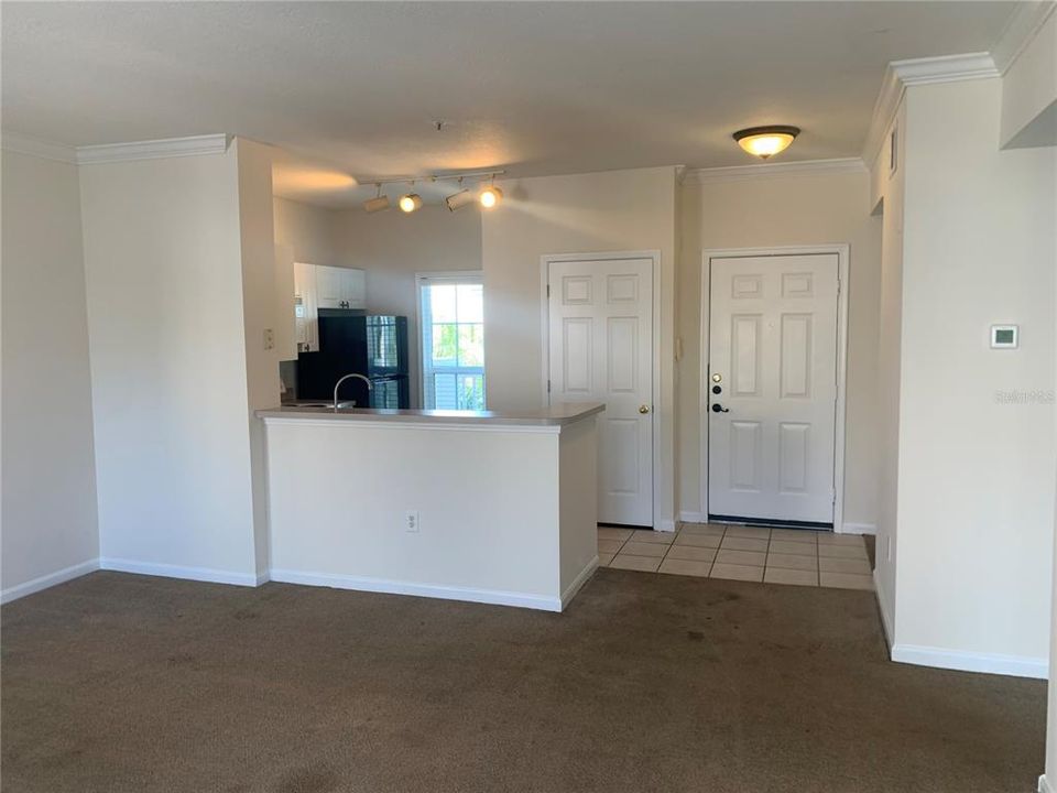 For Rent: $1,850 (1 beds, 1 baths, 830 Square Feet)