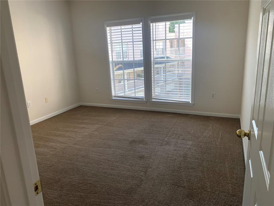 For Rent: $1,850 (1 beds, 1 baths, 830 Square Feet)