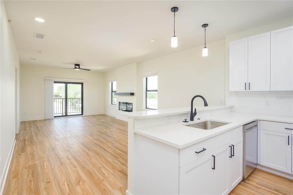 For Rent: $2,100 (2 beds, 2 baths, 1162 Square Feet)