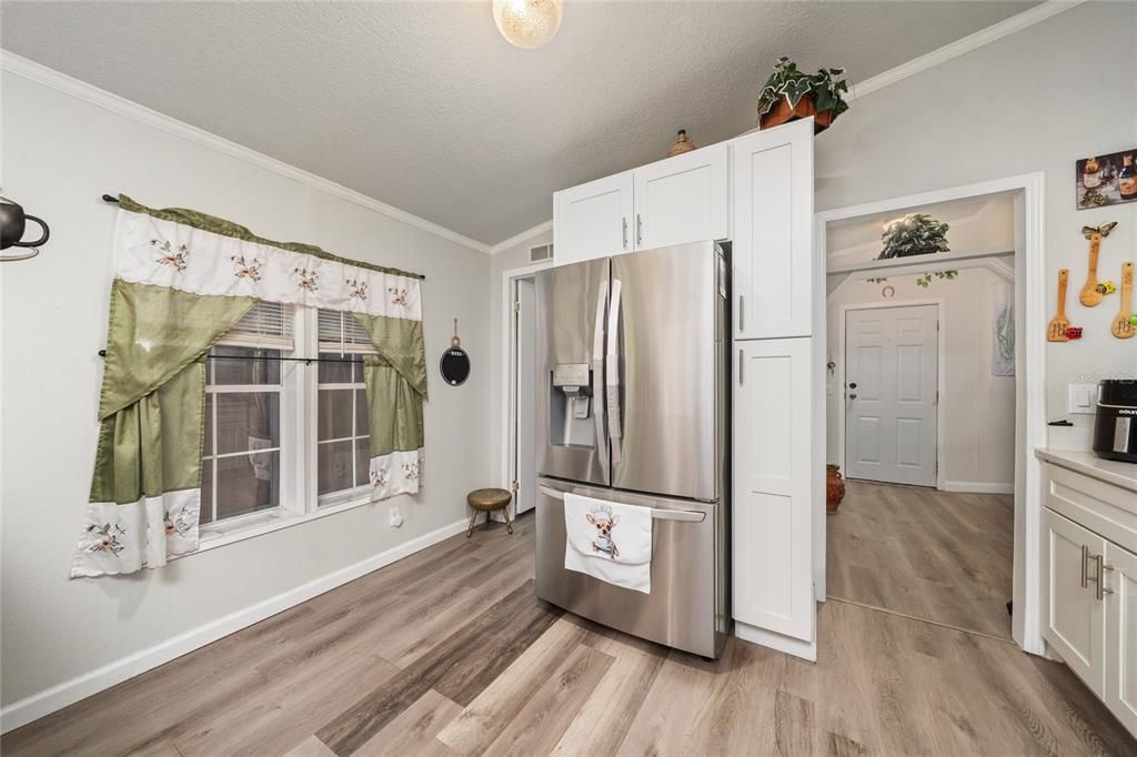 На продажу: $189,900 (3 спален, 2 ванн, 1352 Квадратных фут)