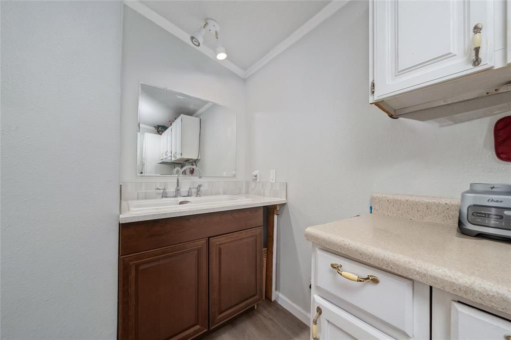 На продажу: $189,900 (3 спален, 2 ванн, 1352 Квадратных фут)