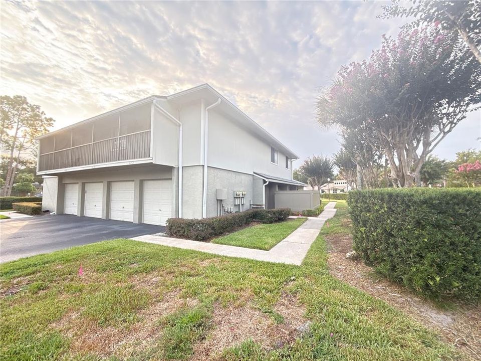 For Rent: $1,600 (2 beds, 1 baths, 1061 Square Feet)