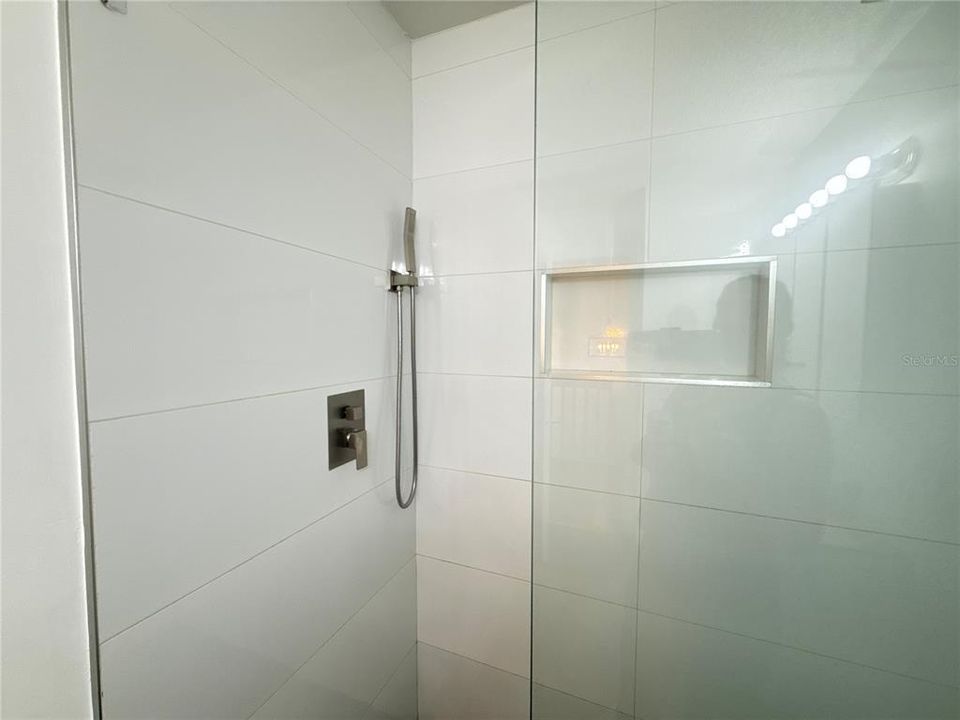 For Rent: $1,600 (2 beds, 1 baths, 1061 Square Feet)