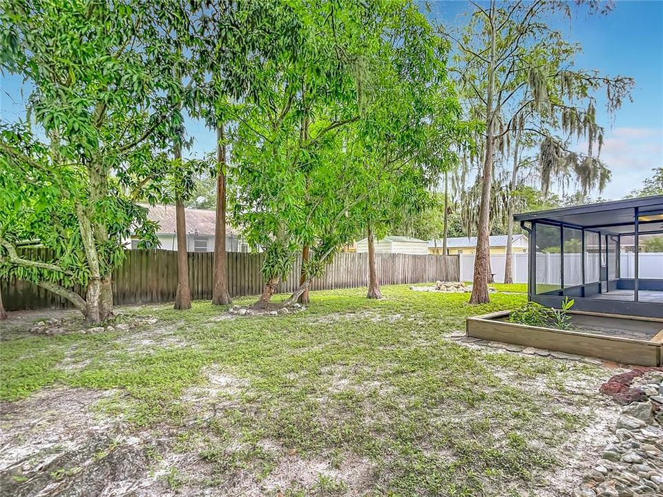 Activo con contrato: $405,000 (3 camas, 2 baños, 1429 Pies cuadrados)